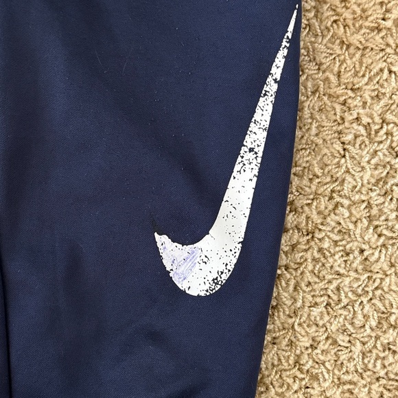 Nike | Hoodie & Jogger Set - Picture 11 of 16
